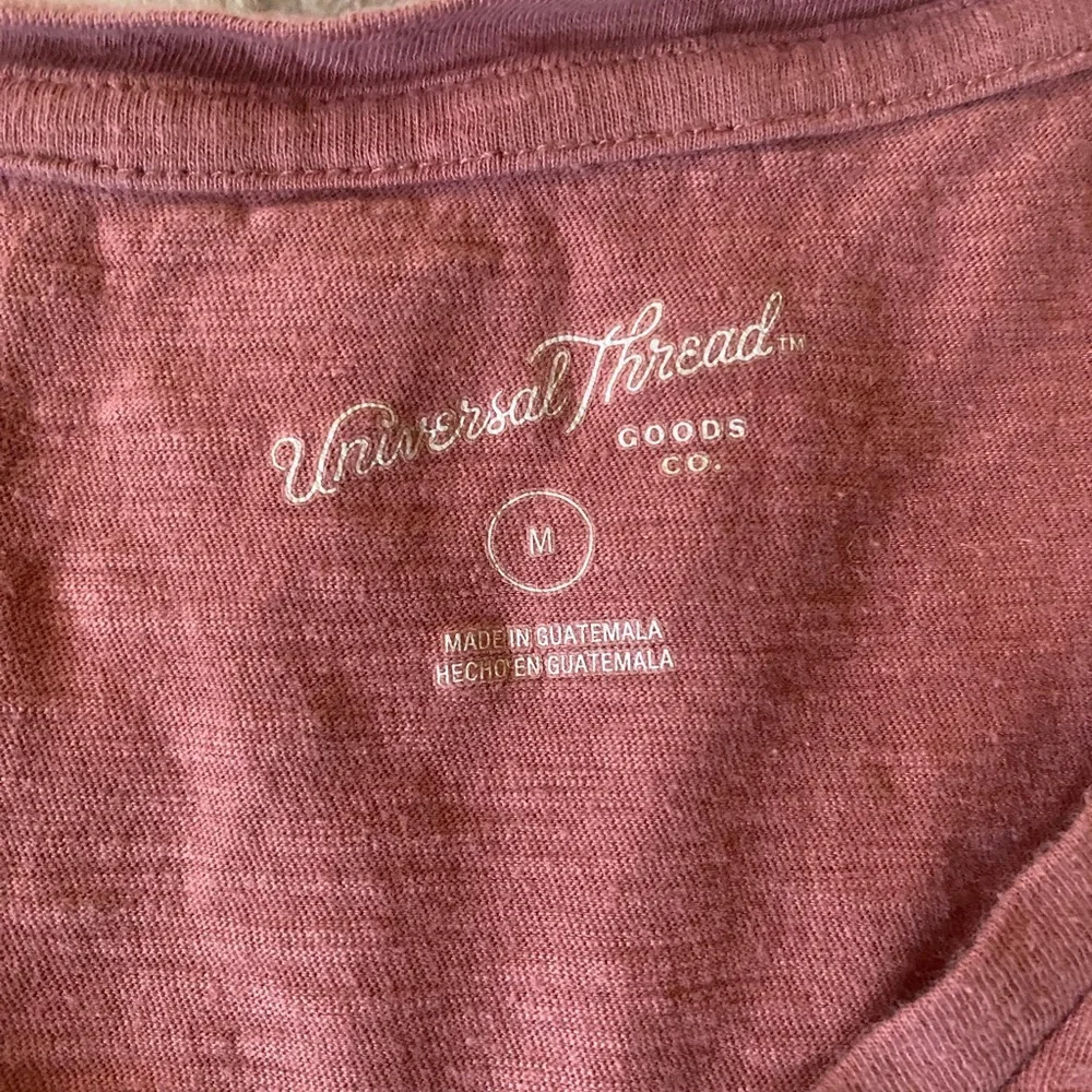 Universal thread tee - Picture 2 of 3
